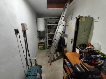 Predám trojizbový dom v obci Holiša - 15