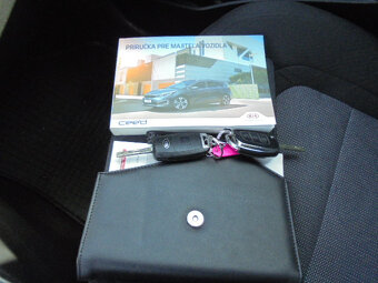 Kia Cee´d SW 1.4 CVVT LX, benzín, combi, r.v.9/2015 - 15