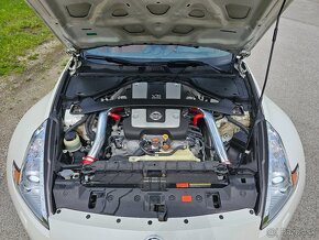 Nissan 370z - 15