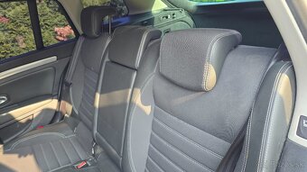 Renault Laguna Grandtour 2.0 dCi 150k Black Edition - 15