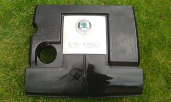 Zásterky,plato kufru,pásy,autorádio a iné veci- Škoda Fabia - 15