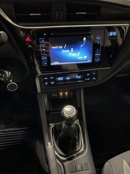 Toyota Auris combi 1.6 97kW, 2016, SK auto,96000km - 15