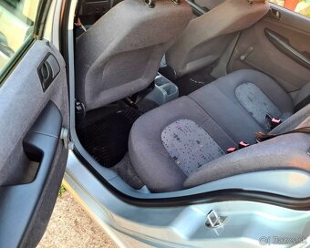 Škoda Fabia 1,4MPI HATCHBACK BENZÍN - 15