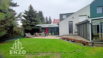 Prenájom 7 izbový rodinný dom so záhradou, saunou a parkovan - 15