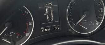 ŠKODA OCTAVIA 1.6(75kw) SLEVA(zadní dveře v elekt - 15