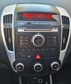 Kia Cee´d SW 1.6 CRDi VGT LX ISG - 15