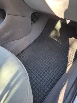 Peugeot 206 1.1 2004 - 15