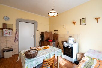 REZERVOVANÉ - RODINNÝ DOM S VEĽKÝM POZEMKOM V OBCI BELUŠA - 15