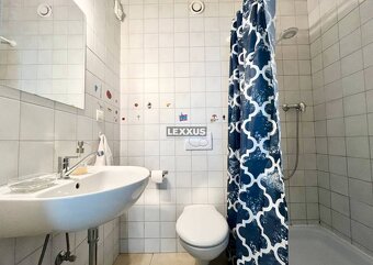| unikátny nízkoenergetický dom, krásne prostredie, 10 km od - 15