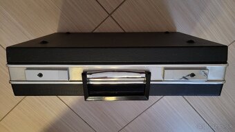 Predám kufríkový magnetofón–diktafón GRUNDIG - stenorette SL - 15