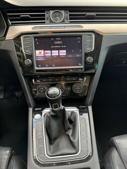 Volkswagen Passat Variant 2.0 TDI BMT Business Highline - 15