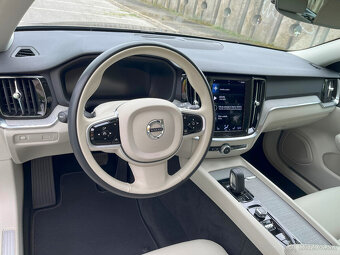 99tis.km Volvo V60 CROSS COUNTRY AWD A/T 2.0l 140KW - 15