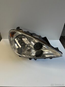Predne svetlomety Peugeot - 15