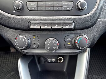 Kia Ceed SW JD 1,6 CRDi M6 SILVER - 15