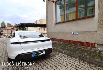 Luxusný 2 izbový byt s balkónom, vlastným kúrením a parkova - 15