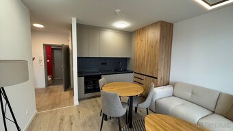 Prenajmem nový 2-izb. byt s balkónom a parkingom - 15