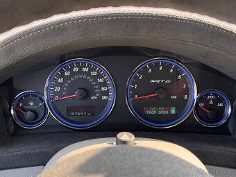 Jeep Grand Cherokee SRT 6.1 HEMI - 15