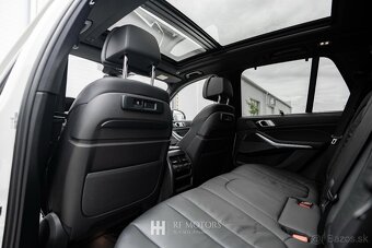 BMW X5 xDriveM50i A/T - 15