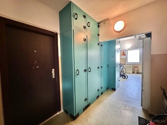 Ihneď voľný 4-izbový byt priamo pod lesom - 15