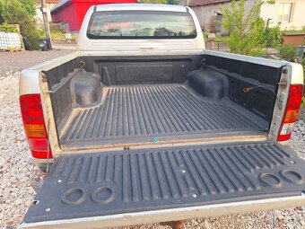TOYOTA HILUX 2,5 DIESEL 4X4 UZÁVIERKU MA - 15