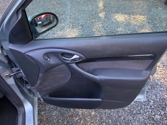 Ford Focus Combi GHIA 1.8 TDCI 85kW klima tažné xenony 2004 - 15