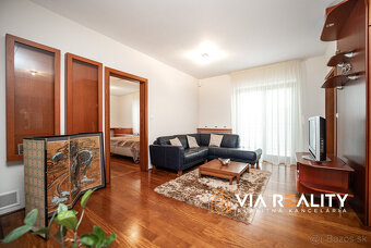 7-izbový rodinný dom, vnútorný bazén, sauna, dvojgaráž, harm - 15
