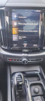 Volvo XC60 D4 2.0L Drive-E Momentum PRO PANORAMA, SLOVENSKY - 15
