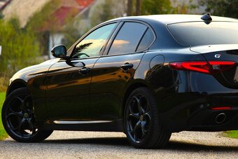 Alfa Romeo Giulia 2.0 Turbo 280 Veloce AT AWD - 15