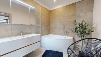 PINK Reality VEĽKÁ JESENNÁ AKCIA - 3.000€ Novopostavený rodi - 15