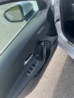 Mercedes-Benz A 180d Business Solution - 15