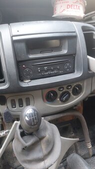 Renault trafic vivaro 1.9 dci 74kw diely stříbrná - 15