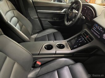 PORSCHE Taycan Cross Tourismo 4 - 15