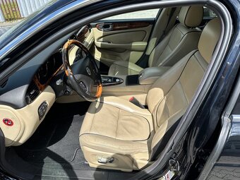 Jaguar XJ8 - 15