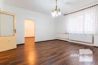 Na predaj priestranný rodinný dom v obci Buzica - 15
