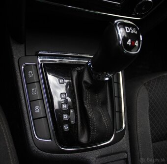 Škoda Superb Combi 2.0 TDI CR 170k Elegance 4x4 DSG - 15