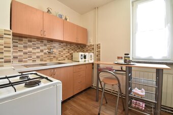 Rodinný dom s dvomi bytovými jednotkami, v centre Bytče. - 15
