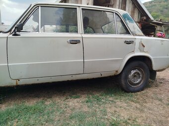 Predám dve auta Lada 2101 - 15