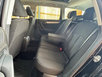 Volkswagen Passat Variant 1.6 TDI BMT Trendline - 15