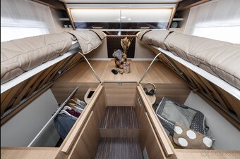 170PS 2023 5míst obytné auto karavan velmi pěkný stav - 15