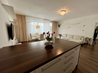 3.izb.byt 112 m2, s terasou o veľkosti 50m2 a garážou - 15