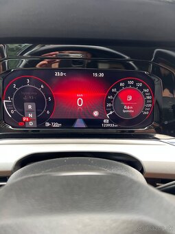 VW GOLF 8 2.0 TDI, DSG, 110kW, 124.000km, SIVÁ METALÍZA - 15