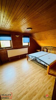 Jedinečné pozemky s domom, garážou a budovou v nádhernej lok - 15