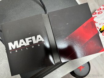 PS4 PRO 1TB + 2x joystick + hra Mafia - 15
