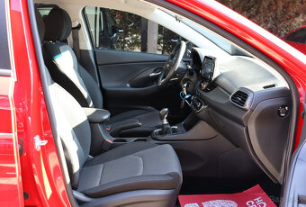 Hyundai i30 CW 1.5i Benzín r.8/2023 - 15