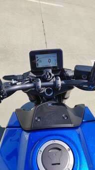 Honda CB 750 Hornet 2025 - 15
