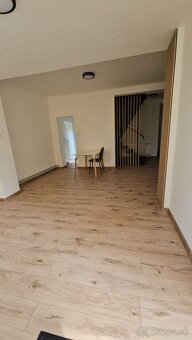 Slnečný a priestranný dom po rekonštrukcii - 15