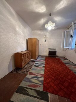 Ponúkame na predaj starší bungalov v Brusne - 15