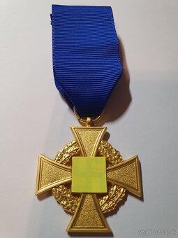 Vyznamenanie , Slovensky stat , zelezny kriz , odznak - 15