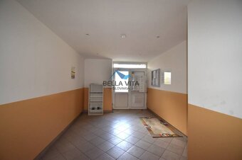 EXKLUZÍVNE Priestranný 2-izbový byt s balkónom v centre Gala - 15