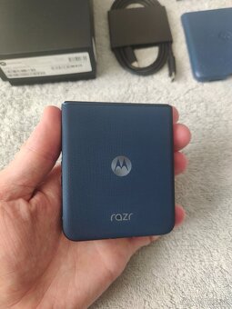Motorola Razr 60 Pantone Gibraltar Sea 256GB,8GB RAM - 15